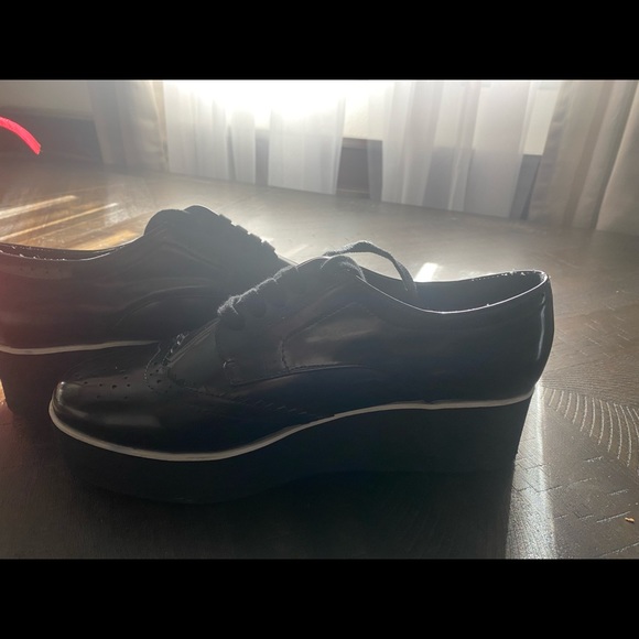 Black platform - Picture 2 of 3